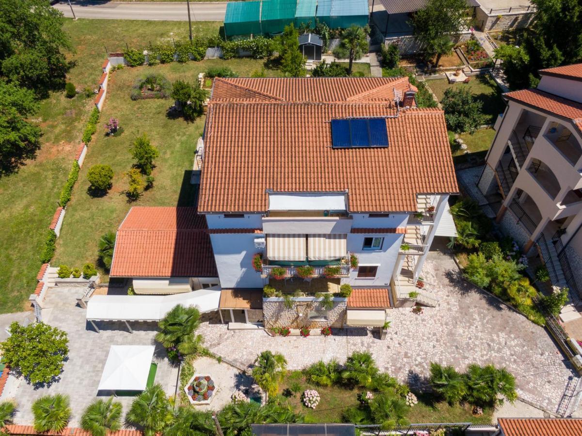 Apartments Lori Porec Esterno foto