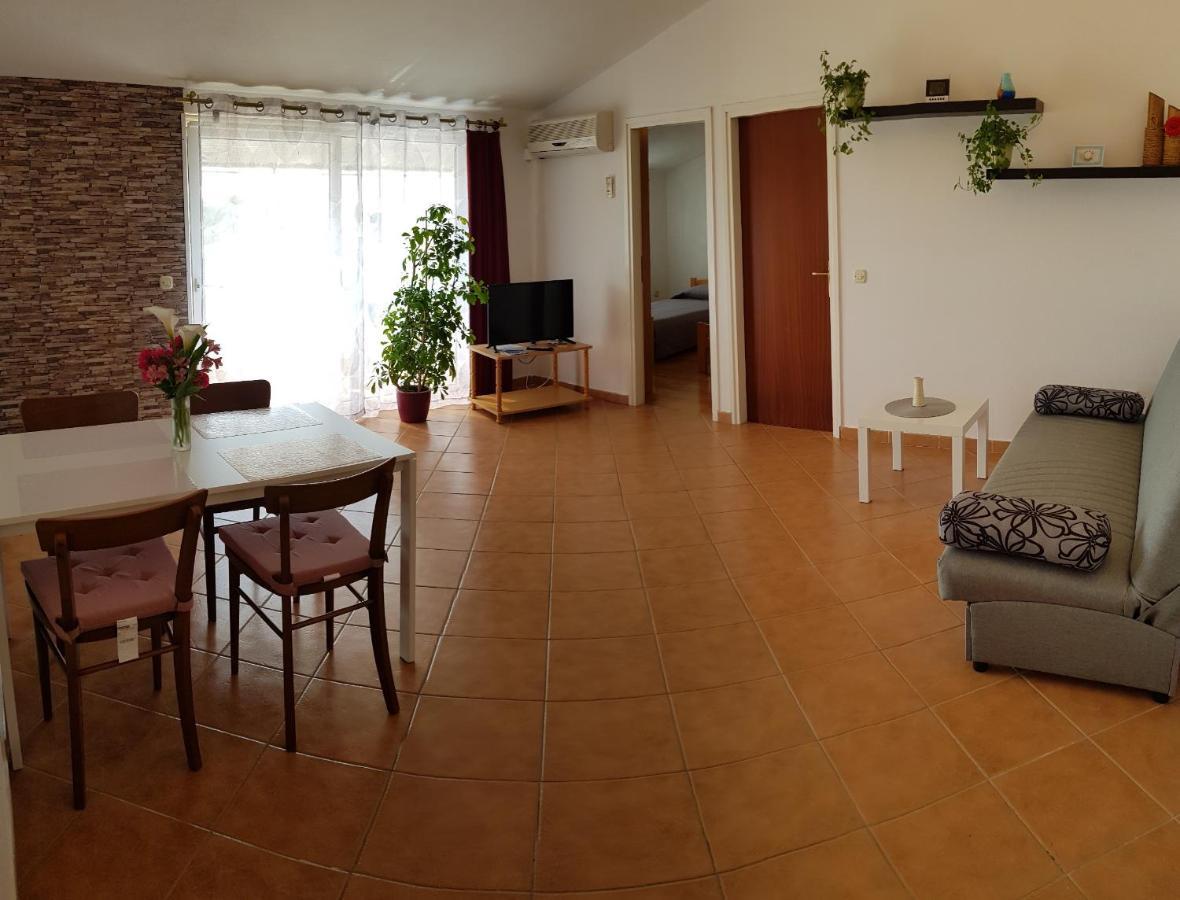 Apartments Lori Porec Esterno foto
