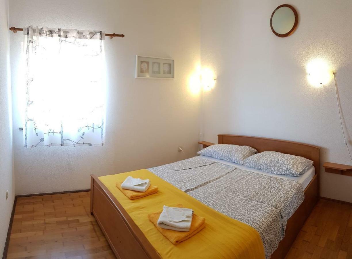 Apartments Lori Porec Esterno foto